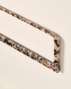 Porte-photos mural en acétate beige leopard