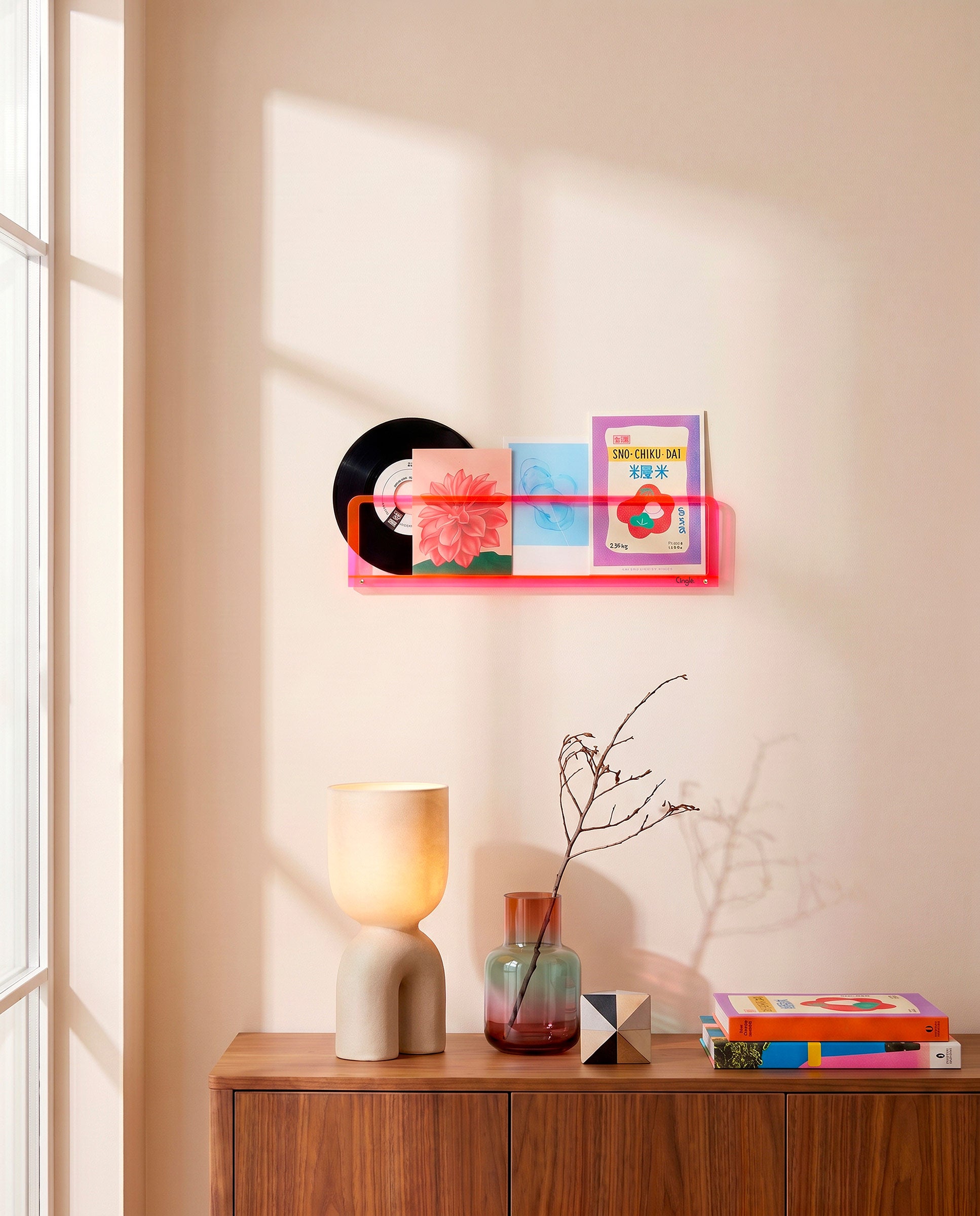 Porte-photos mural en acrylique rose